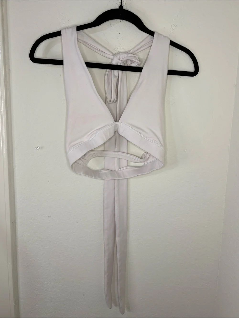 Alo Yoga Alosoft Switch It Up Bra in white criss-cross wrap ties size XS